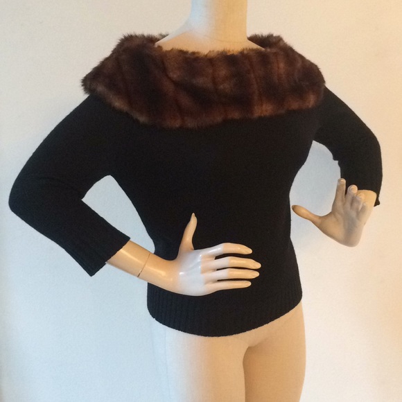 Saks Fifth Avenue Sweaters - Saks Fifth Avenue sweater